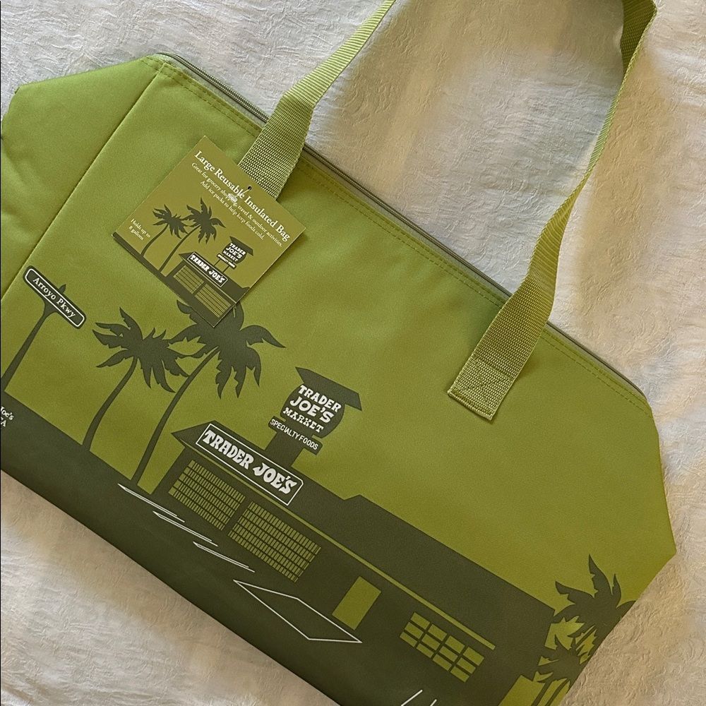 Trader Joe’s Insulated Grocery Bag Limited Edition 8 Gallon Sage Olive Green